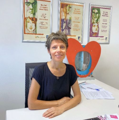 Nina Gillot a actuellement la charge de ce programme